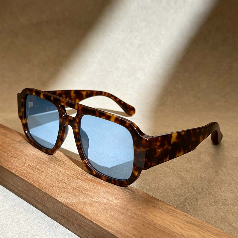 Stylish Aviator Sunglasses for Men and Women, Trendy Rectangle, Fashionable Design🕶️