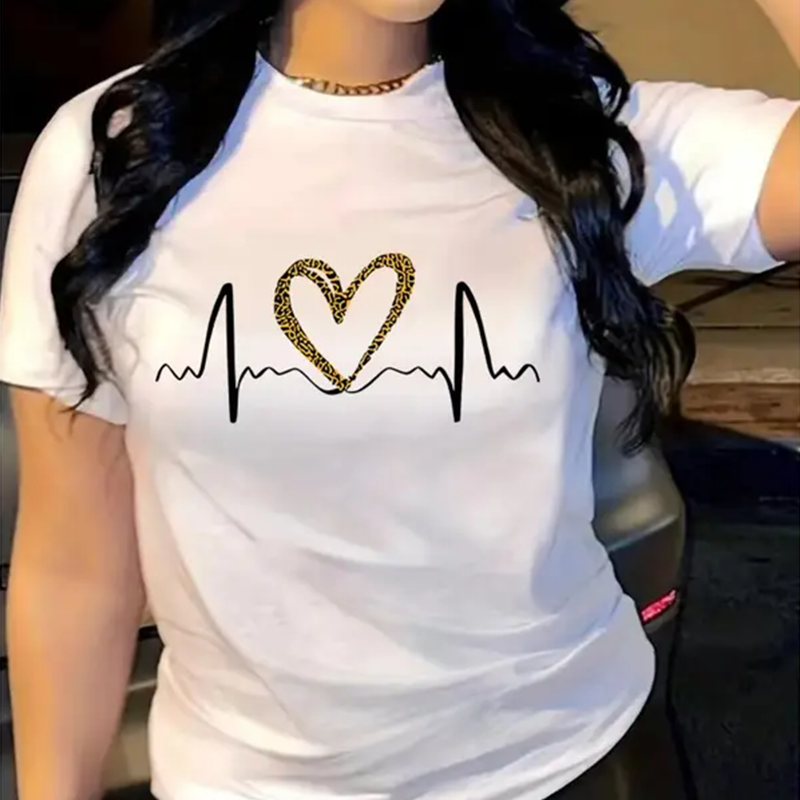 Women's Heart Graphic T-Shirt, Casual Oversized Fit Shortsleeve Top in 👕