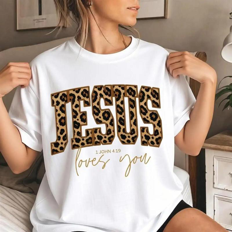 Women's Heart Graphic T-Shirt, Casual Oversized Fit Shortsleeve Top in 👕