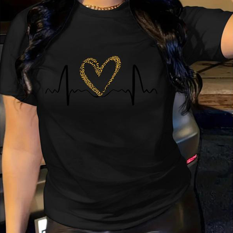 Women's Heart Graphic T-Shirt, Casual Oversized Fit Shortsleeve Top in 👕