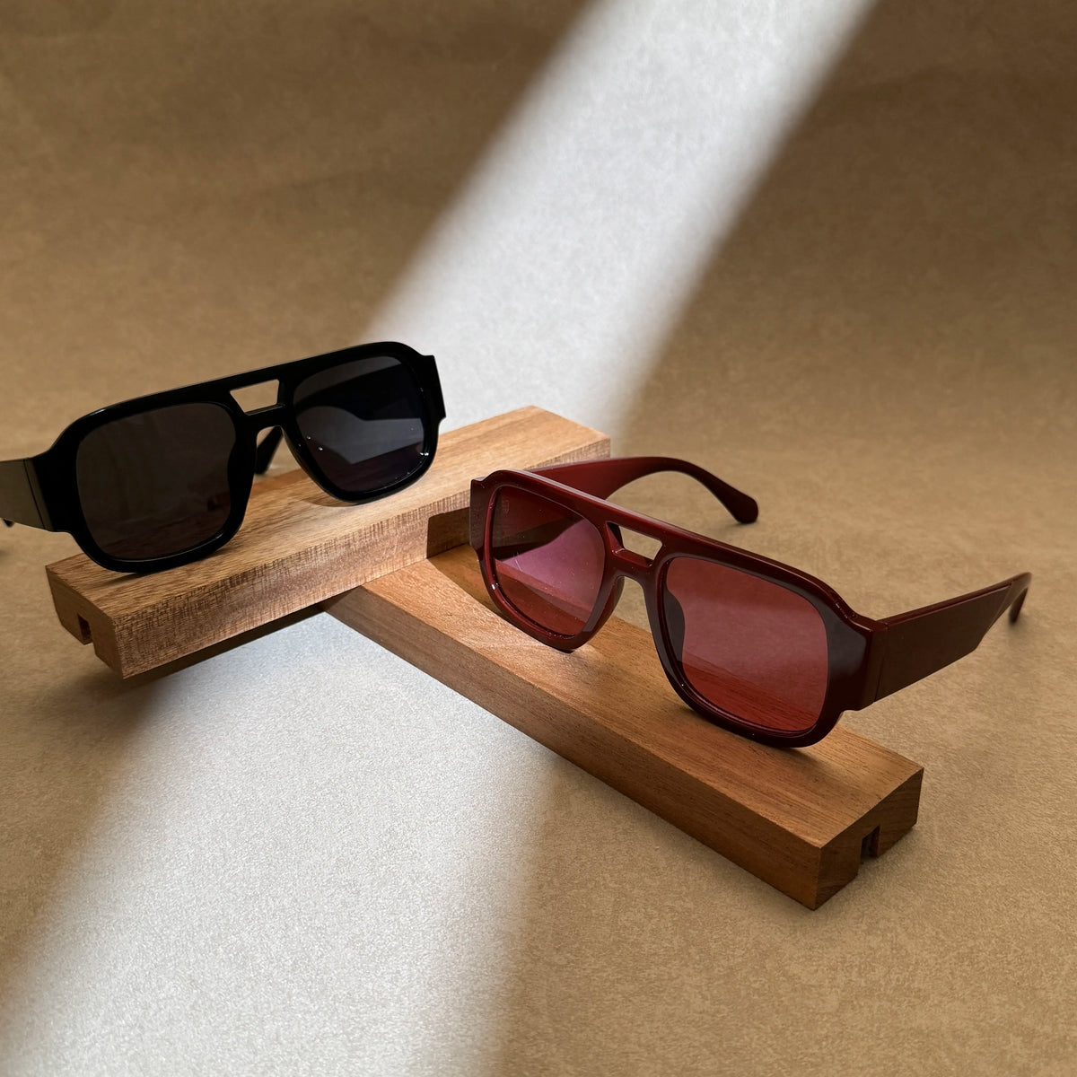 Stylish Aviator Sunglasses for Men and Women, Trendy Rectangle, Fashionable Design🕶️
