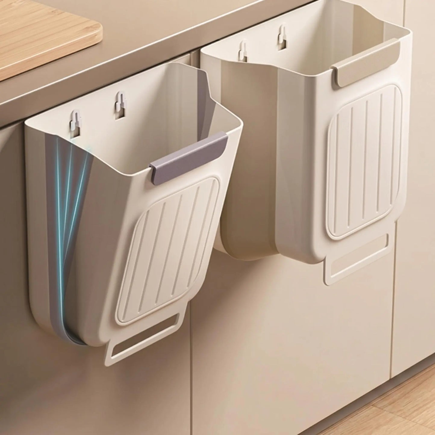 2026 New Hanging Bin for Kitchen Cabinet Doors, Plastic Folding Garbage Bin for Cabinet🗑️