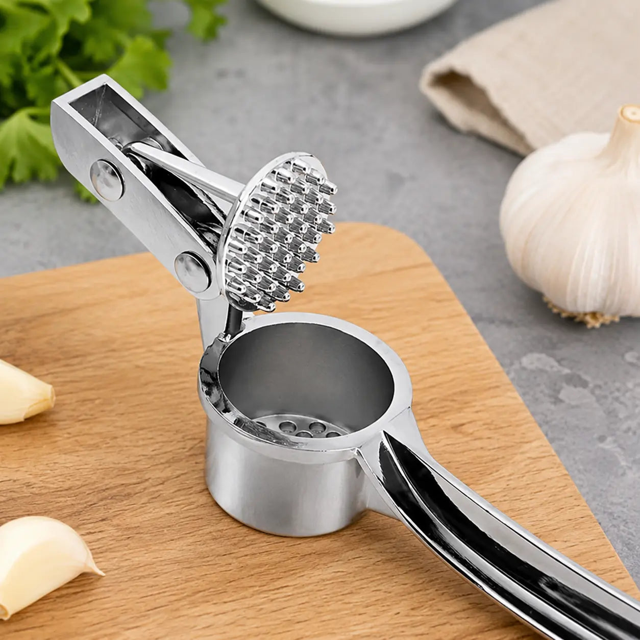 Stainless Steel Garlic Press, Heavy Duty Manual Garlic Crusher Tool 🧄