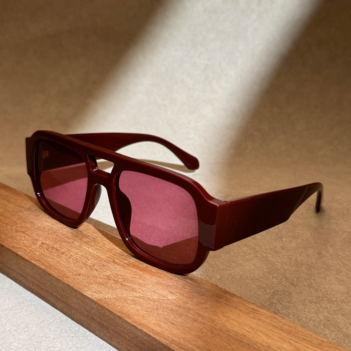 Stylish Aviator Sunglasses for Men and Women, Trendy Rectangle, Fashionable Design🕶️
