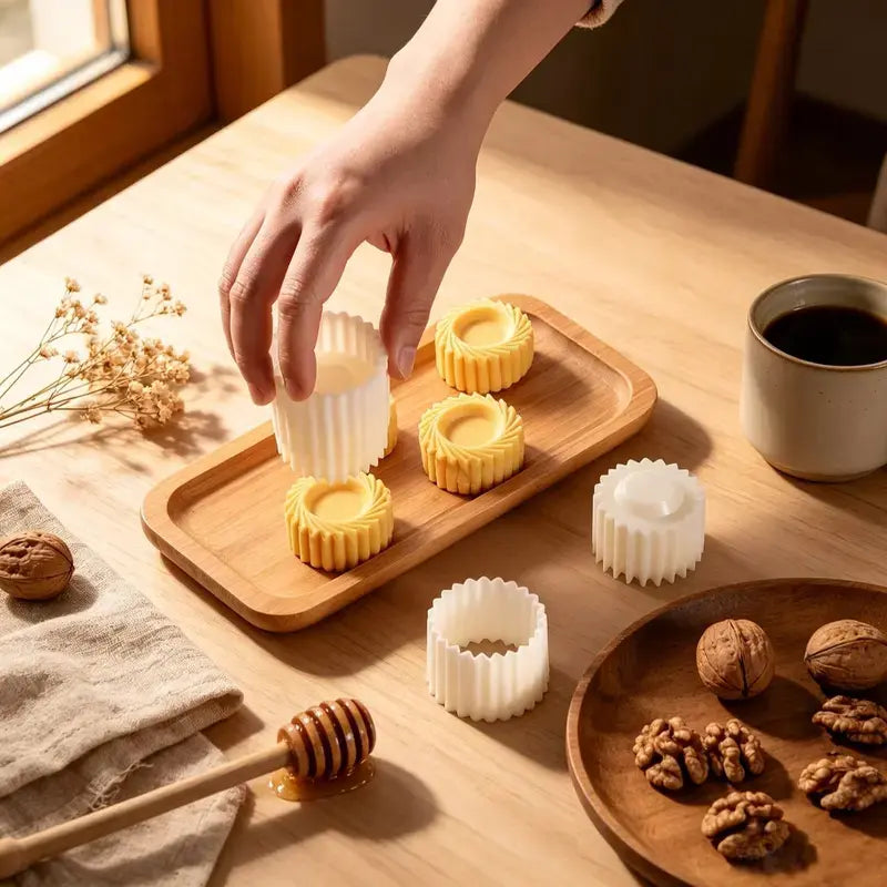 Sunflower‑Patterned Round Hand‑Press Mooncake Mold, French‑Style Lace Pastry Mold 🍪